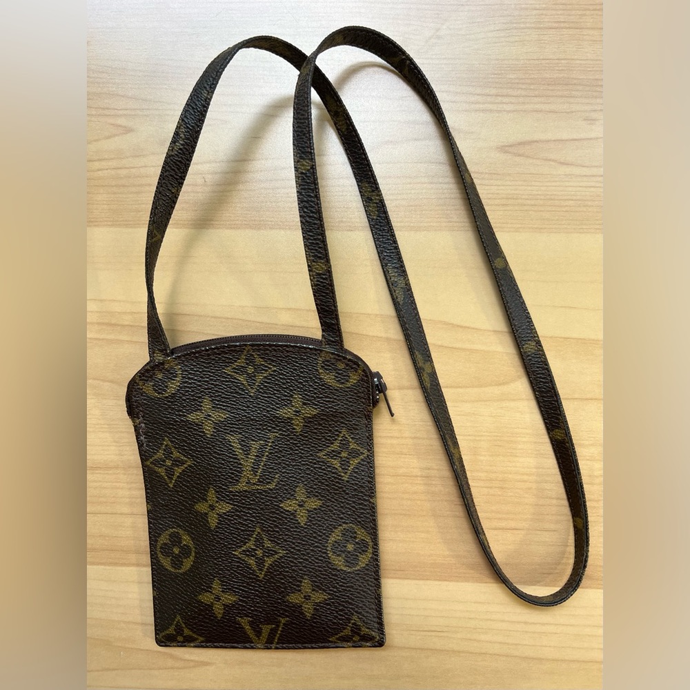 Vintage Louis Vuitton- 1986  LV Pochette
Secret / Rare Shoulder Bag - Picture 7 of 17